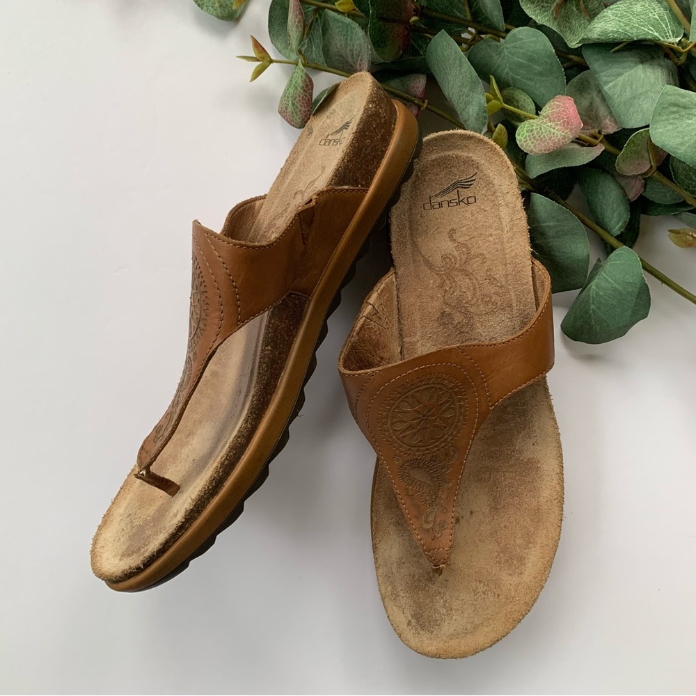 Dansko Pryia Leather Thong Sandal Tan